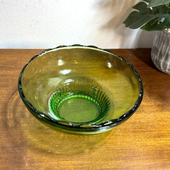 Vintage EO Brody Green Glass Scalloped Candy Dish Bowl Cleveland Ohio M2000 6.5" - Picture 1 of 8